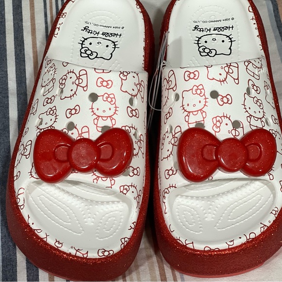 Hello Kitty Stomp Slide Clog 50th Anniversary Crocs NWT size 8 - Picture 6 of 9